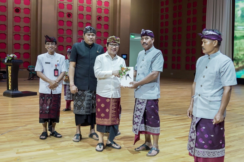 Hadiri Pesamuhan Madya Pekaseh/Kelihan Subak Abian Se-Kabupaten Badung